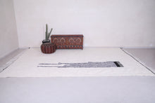 Custom white wool Moroccan handmade rug - Minimalist elegance