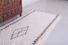 Cream Moroccan runner rug with brown pattern – Custom size