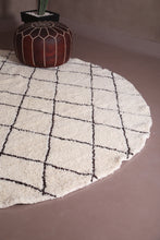 Round handmade rug – Custom rounded berber design