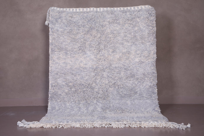 Soft Gray Shaggy Rug - Handcrafted Modern Style