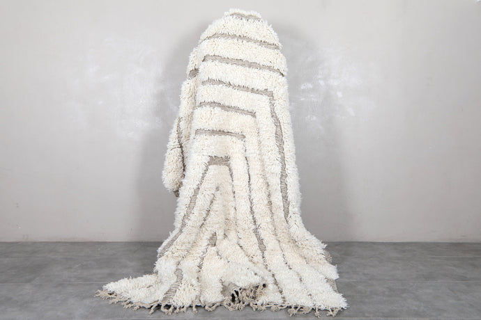 Plush Geometric Wool Rug - Handwoven Moroccan Design