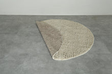 Soft Woven Round Rug – Handcrafted Textured Cotton Blend