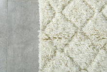 Custom Handwoven Moroccan Rug – Minimalist Cream/White Shaggy Wool Carpet
