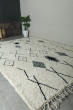 Custom Beni Ourain Rug – Handmade Black & White Moroccan Wool Carpet