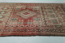 Vintage moroccan rug 5.5 x 9.9 feet - Handmade berber wool rug -