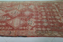 Vintage moroccan runner rug 6.2 x 9 feet  - Handmade berber wool -