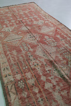 Vintage moroccan runner rug 6.2 x 9 feet  - Handmade berber wool -