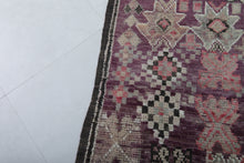 Handmade moroccan wool rug 5.9 x 10.5 feet - Vintage berber tribal design