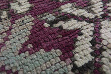 Handmade moroccan wool rug 5.9 x 10.5 feet - Vintage berber tribal design