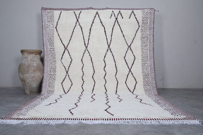 Handcrafted Moroccan Wool Rug - Elegant Berber Design for Any Space