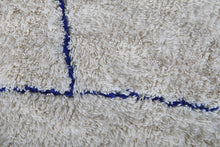Custom Round Minimalist Rug – Handwoven Ivory & Blue Moroccan Carpet