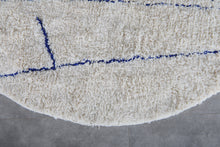 Custom Round Minimalist Rug – Handwoven Ivory & Blue Moroccan Carpet
