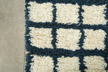 Moroccan checkered rug - Navy blue & cream - Custom size
