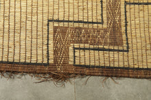 Tuareg rug - Bold linear cross pattern in beige & brown - 11.7 ft X 16.8 ft