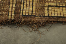 Tuareg rug - Bold linear cross pattern in beige & brown - 11.7 ft X 16.8 ft