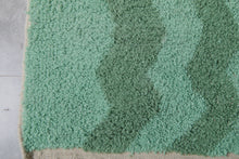 Custom green zigzag wool rug - Handwoven modern Moroccan style