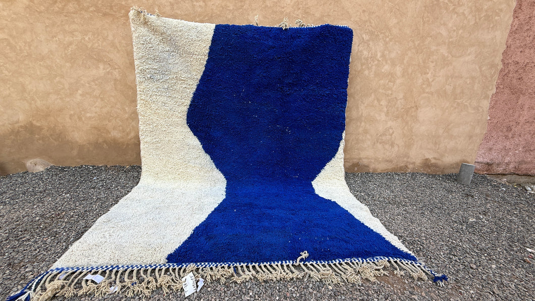 Moroccan wool rug - Bold blue hourglass design - Custom size