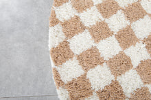 Round Moroccan rug - Handmade beige checkered wool carpet