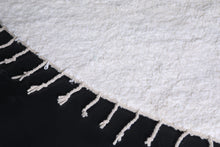 Elegant Moroccan round rug - Handmade white rug with tassels