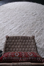 Elegant Moroccan round rug - Handmade white rug with tassels