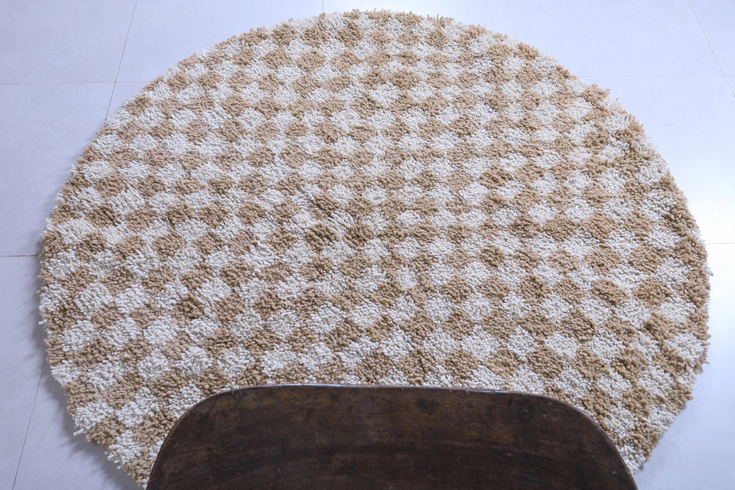 Custom Moroccan round rug - Beige checkered carpet