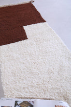 White & brown custom Moroccan rug – Warm and inviting design