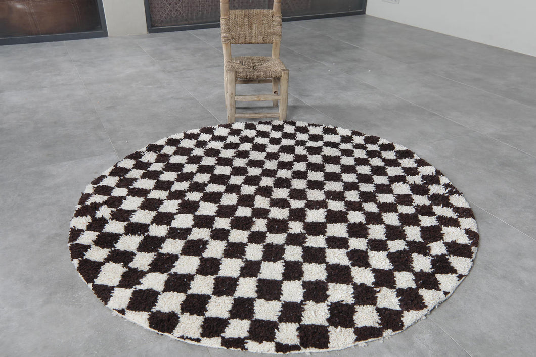 Handmade Moroccan round rug - Checkered pattern