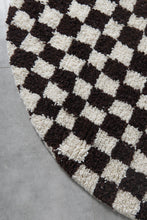 Handmade Moroccan round rug - Checkered pattern