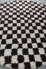 Handmade Moroccan round rug - Checkered pattern