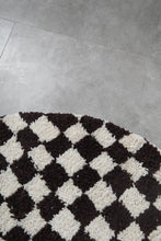 Handmade Moroccan round rug - Checkered pattern