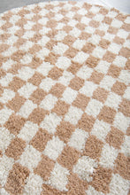 Round Moroccan rug - Handmade beige checkered wool carpet