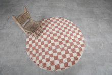Pink checkered rug – Handmade round rug for chic interiors