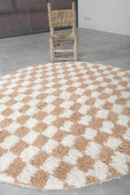 Round Moroccan rug - Handmade beige checkered wool carpet