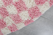 Pink & white checkered round Moroccan rug - Handmade custom sizes