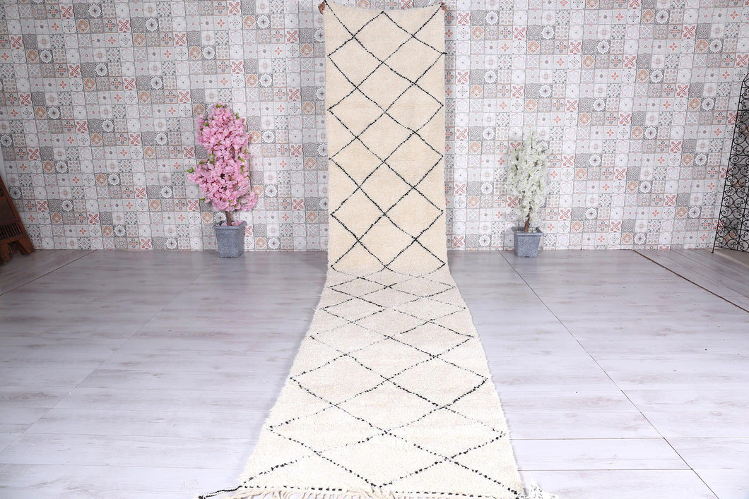 Beni ourain runner rug - Custom cream wool with black diamond lines