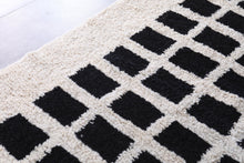 Contemporary checkered rug - Moroccan checkered rug